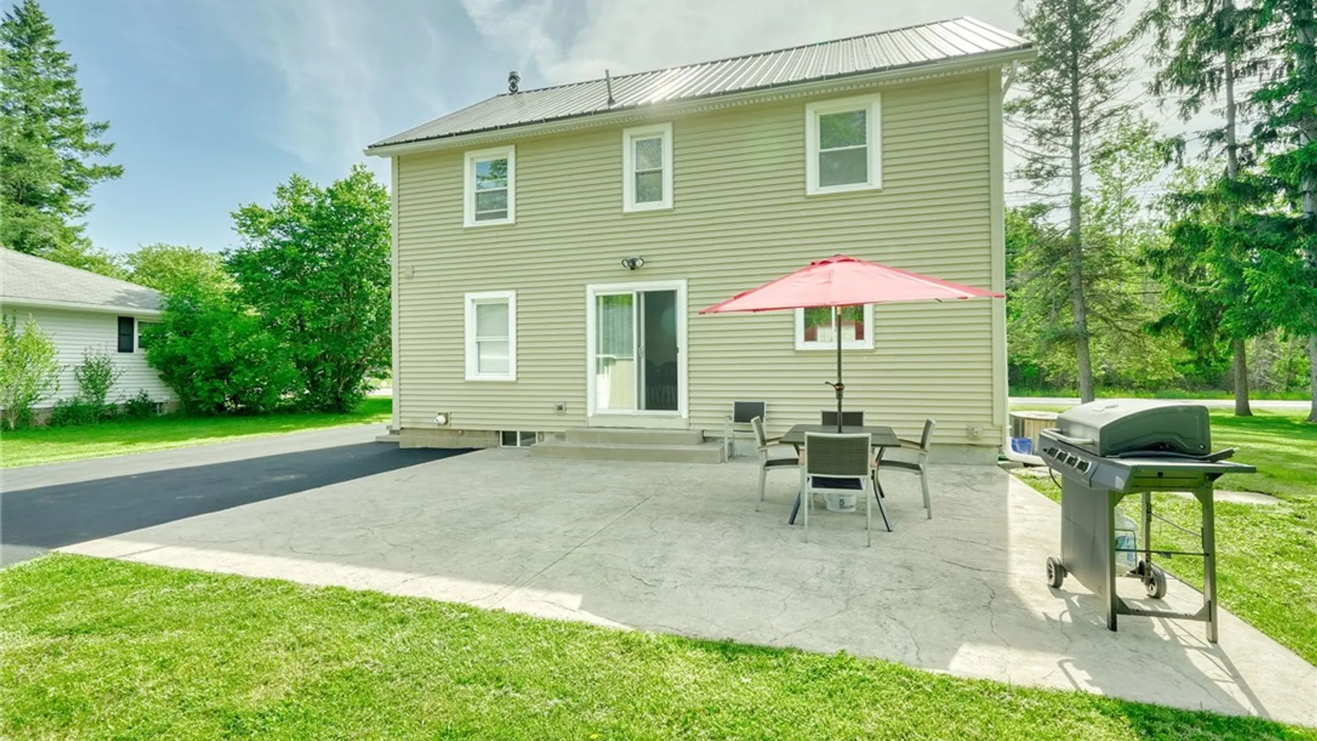 Property at 1133 Webster Road, Webster, NY 14580 11
