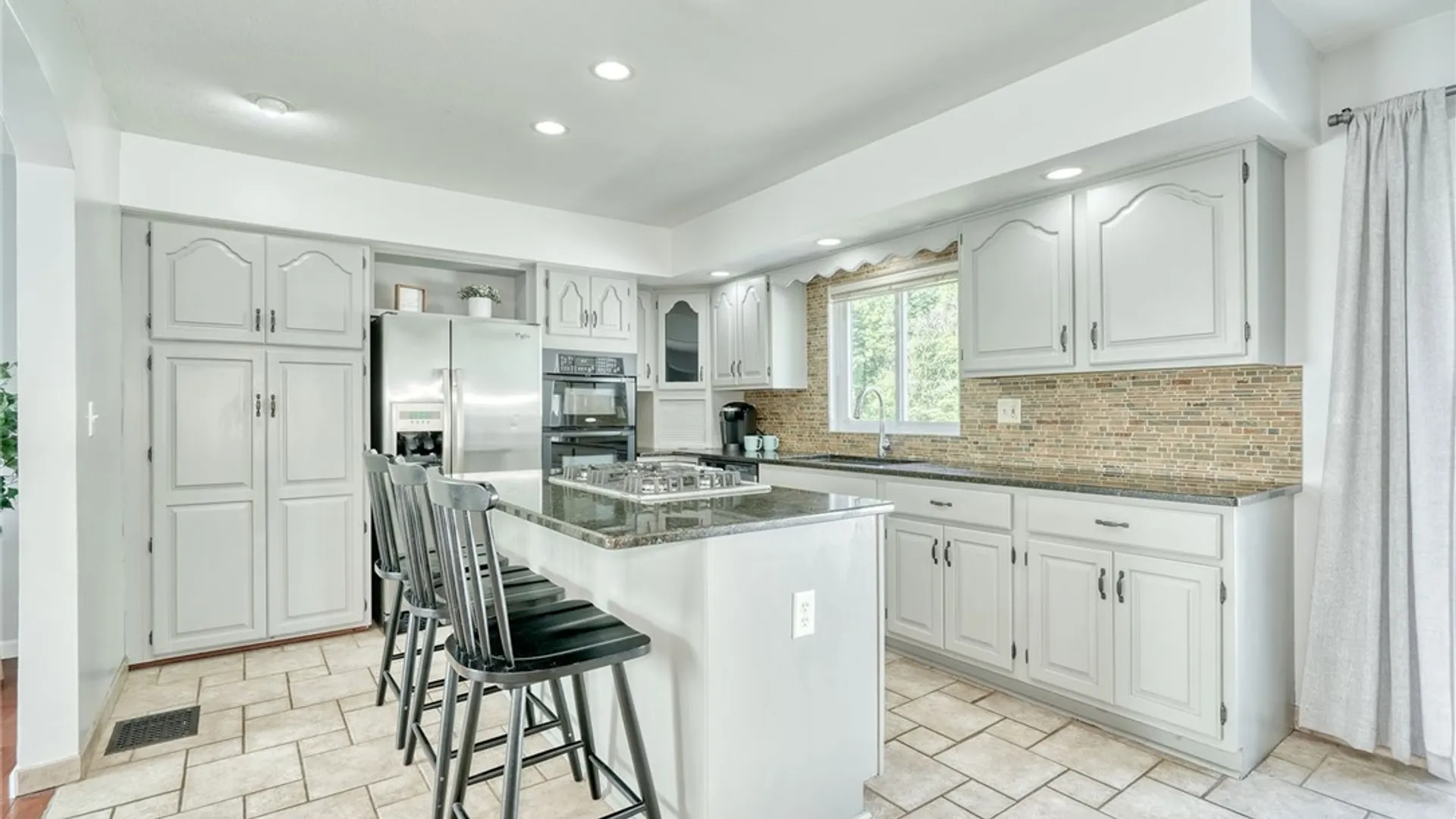 Property at 1133 Webster Road, Webster, NY 14580 17
