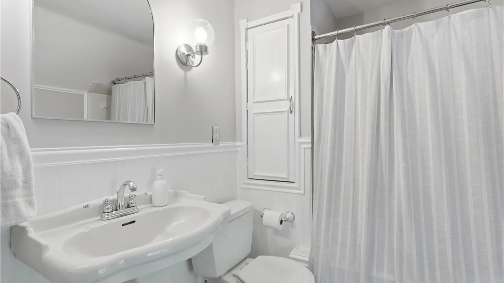 Property at 86 Hampshire Drive, Brighton, NY 14618 22