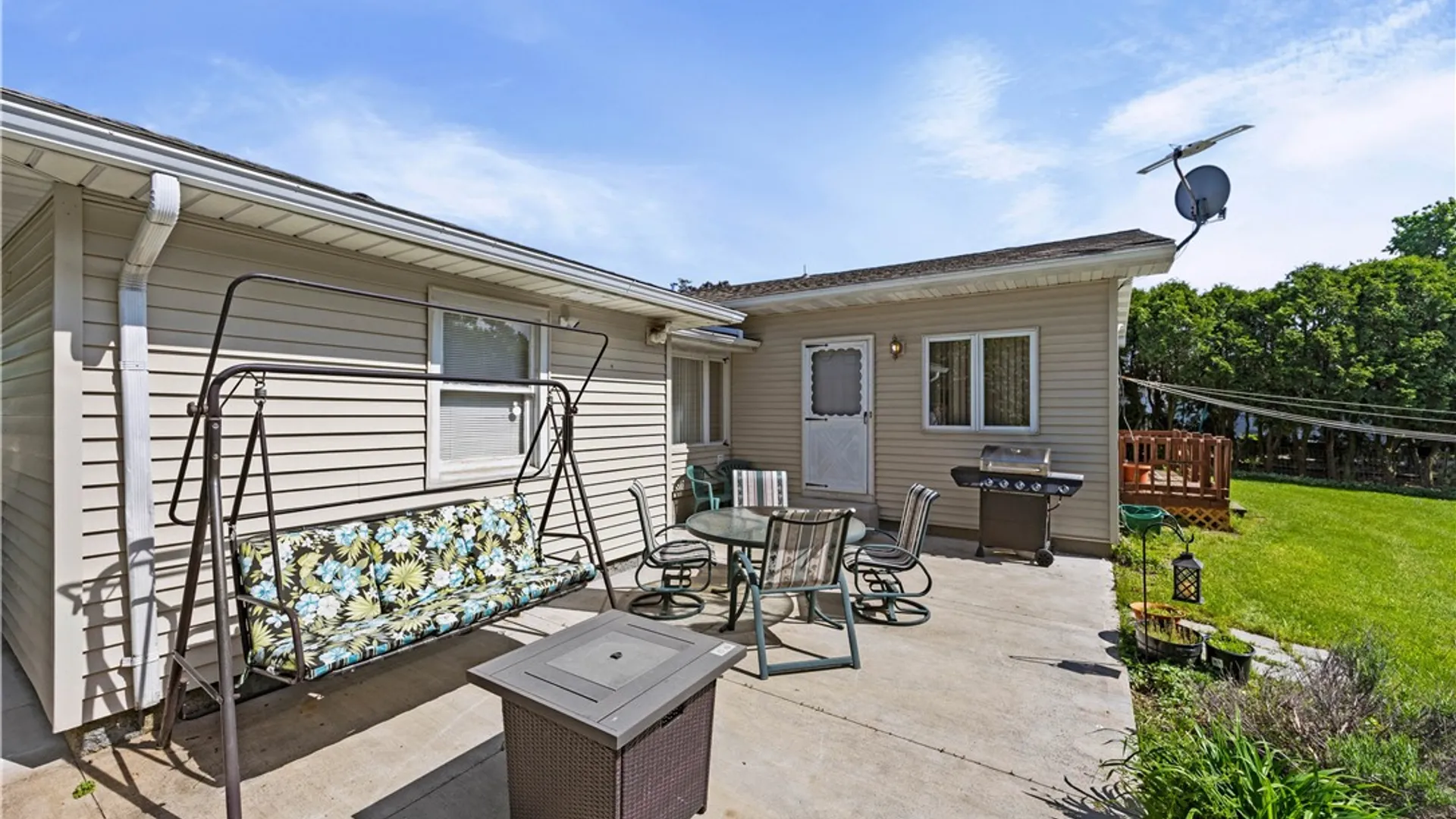 Property at 17 Ridge Port Circle, Irondequoit, NY 14617 30