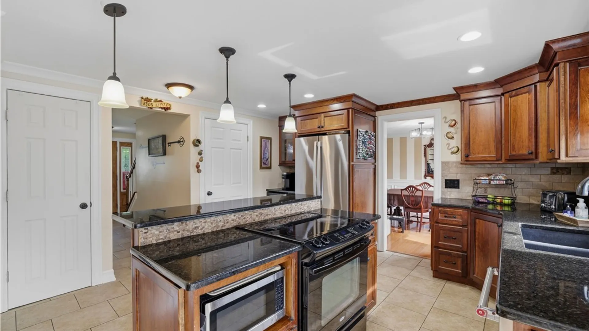 Property at 7224 Winbert Drive, Wheatfield, NY 14120 8