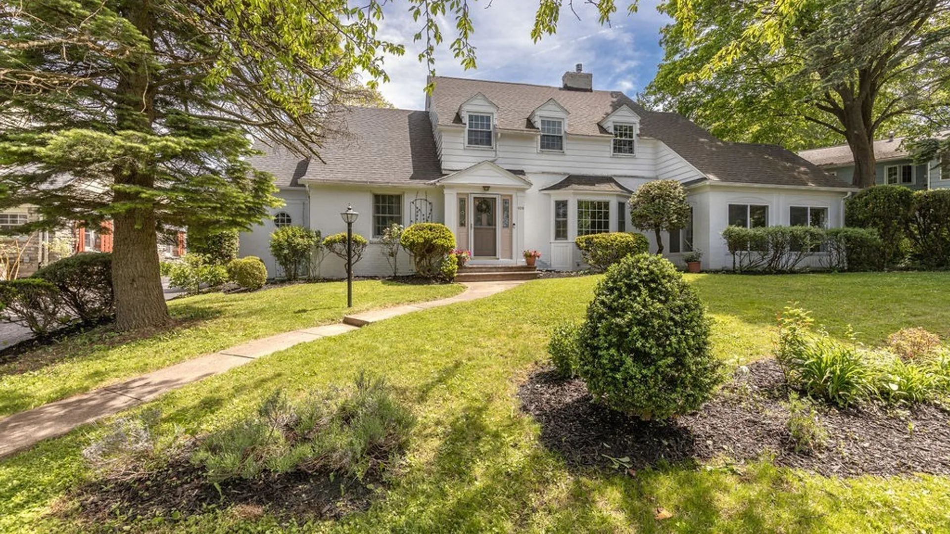 Property at 109 Enfield Place, Syracuse, NY 13214 3