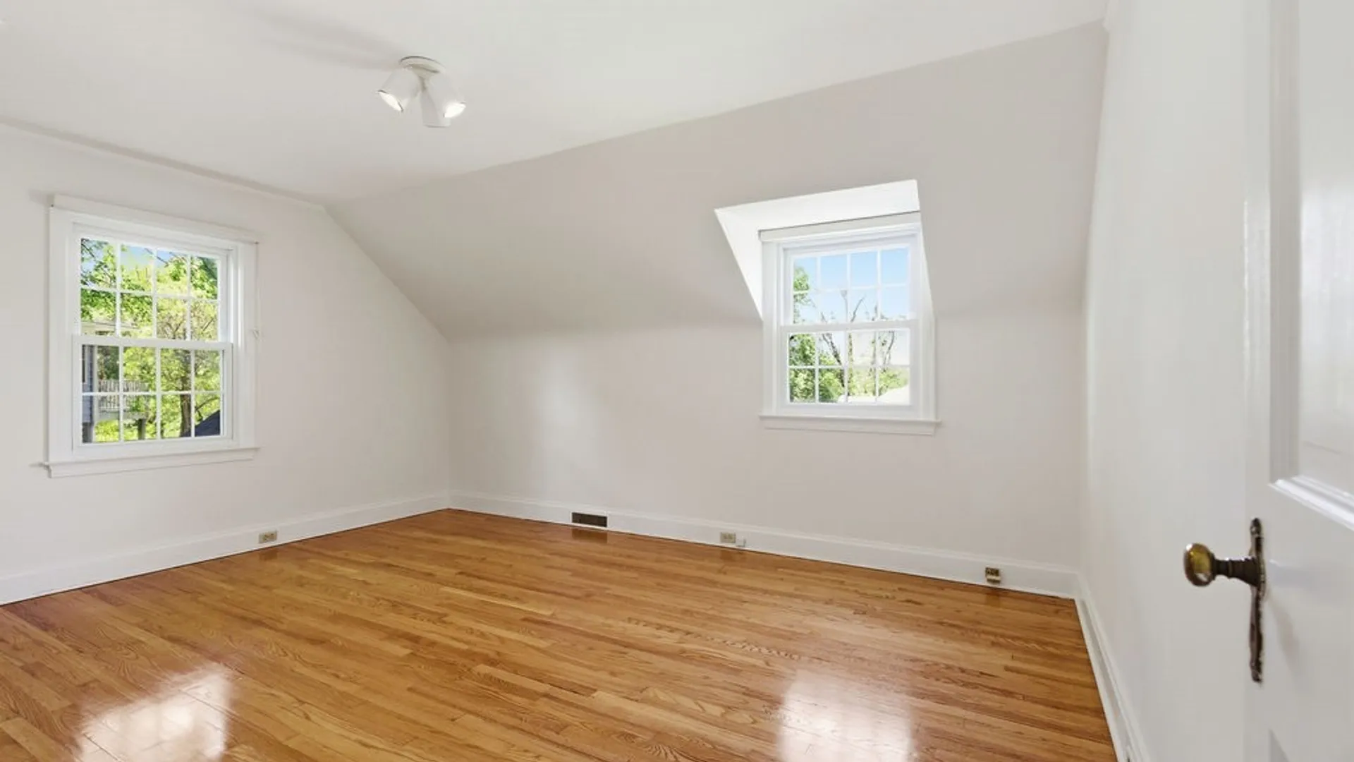 Property at 109 Enfield Place, Syracuse, NY 13214 34