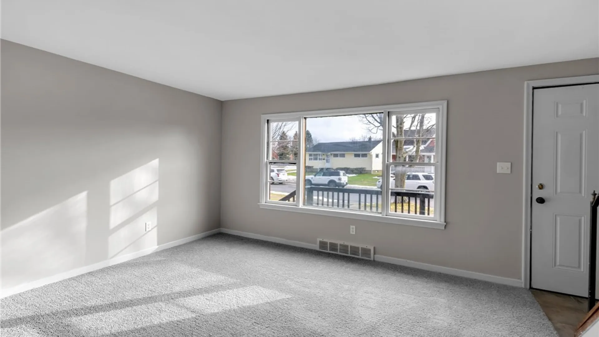 Property at 92 Sharon Parkway, Lackawanna, NY 14218 12
