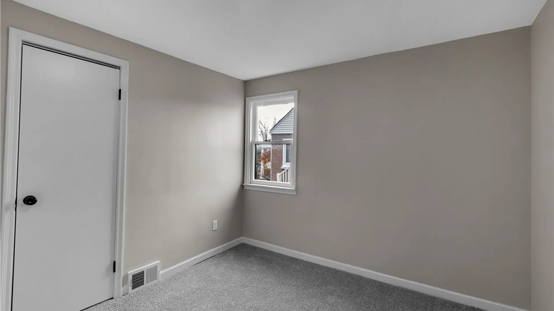 Property at 92 Sharon Parkway, Lackawanna, NY 14218 25
