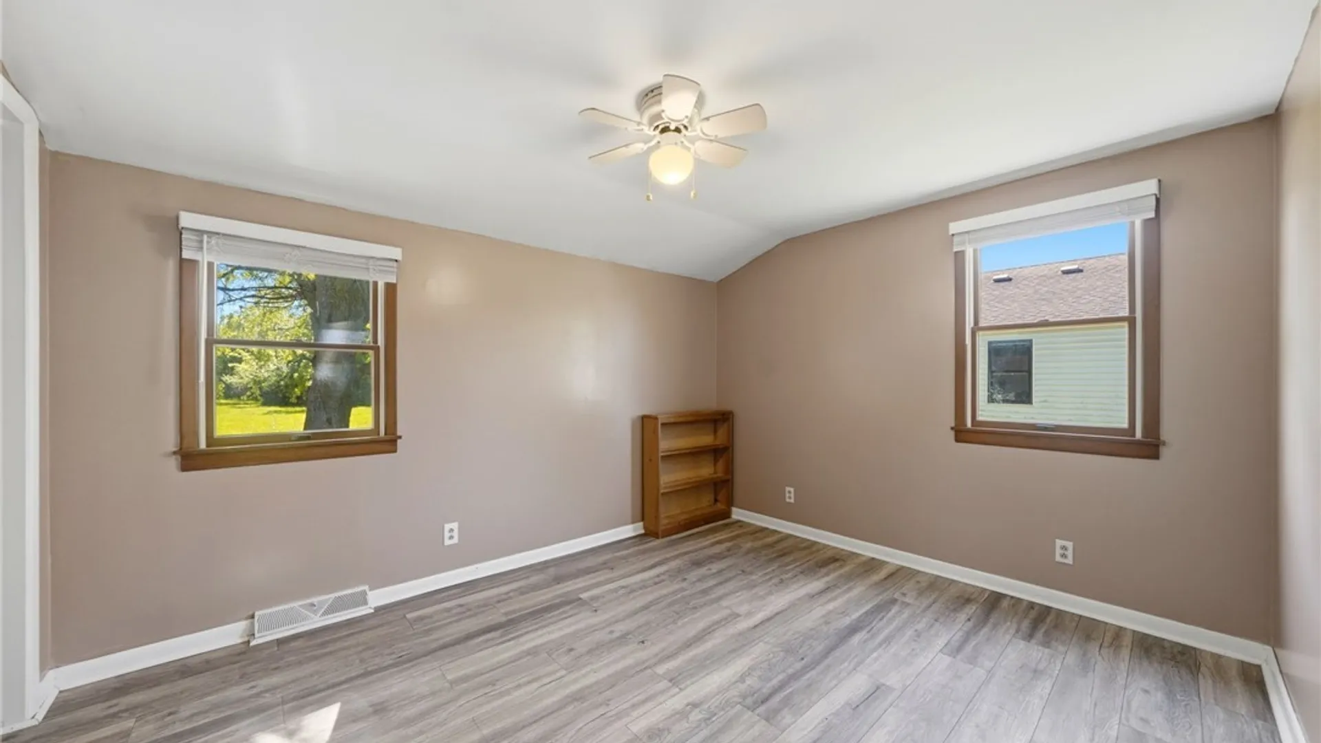 Property at 229 Hyland Avenue, Cheektowaga, NY 14043 16