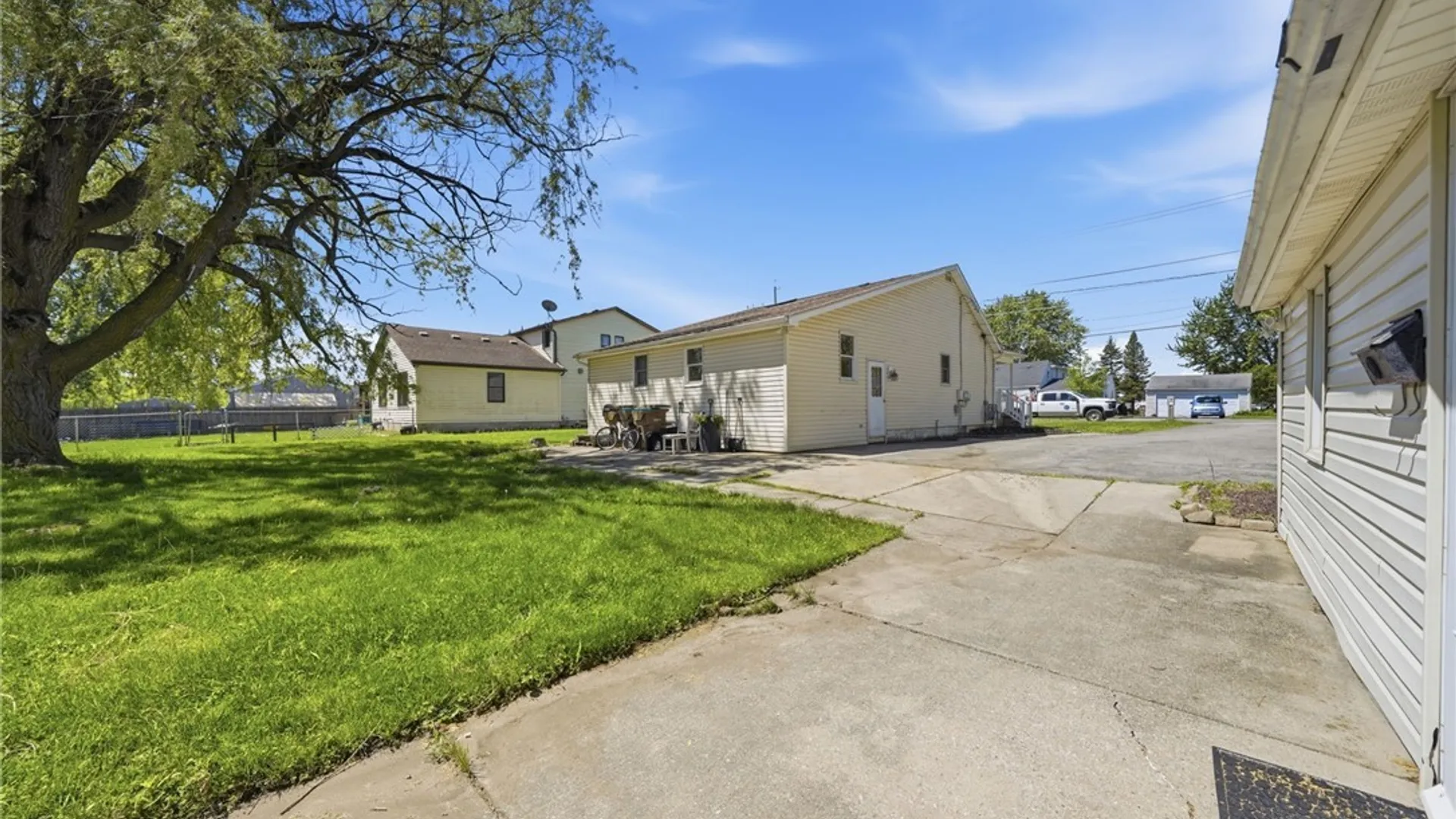 Property at 229 Hyland Avenue, Cheektowaga, NY 14043 25
