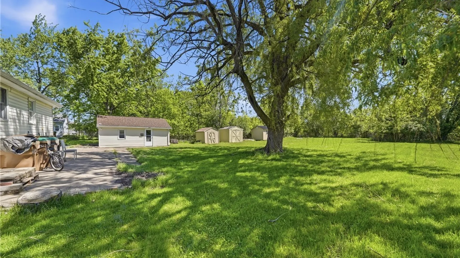 Property at 229 Hyland Avenue, Cheektowaga, NY 14043 34