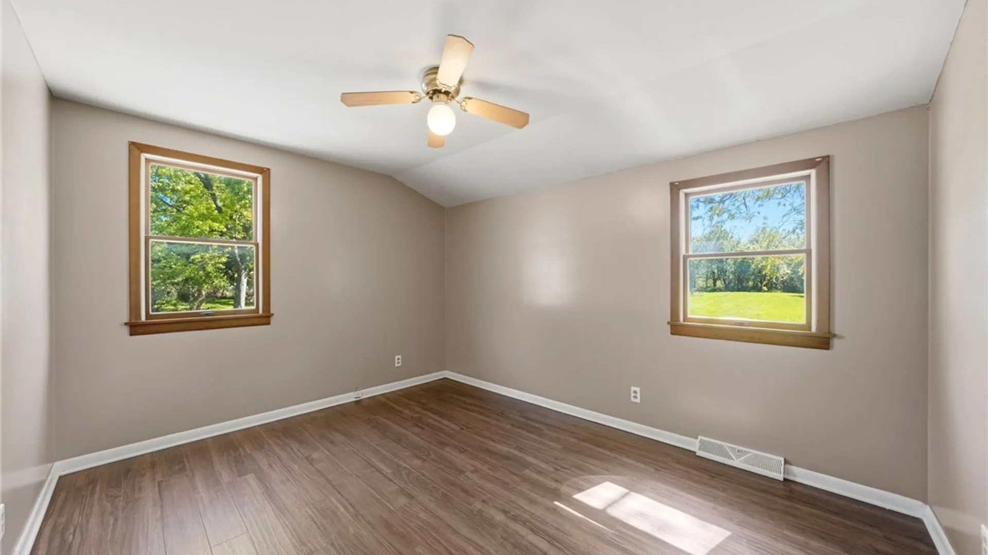 Property at 229 Hyland Avenue, Cheektowaga, NY 14043 17