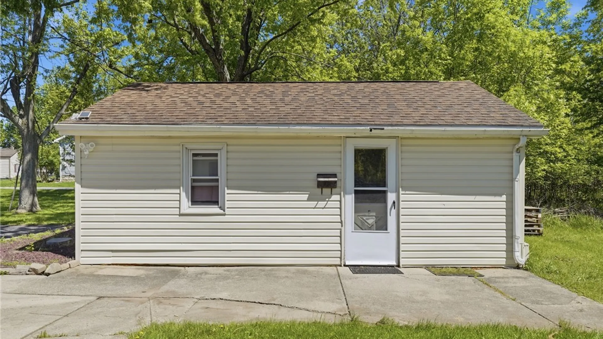 Property at 229 Hyland Avenue, Cheektowaga, NY 14043 25