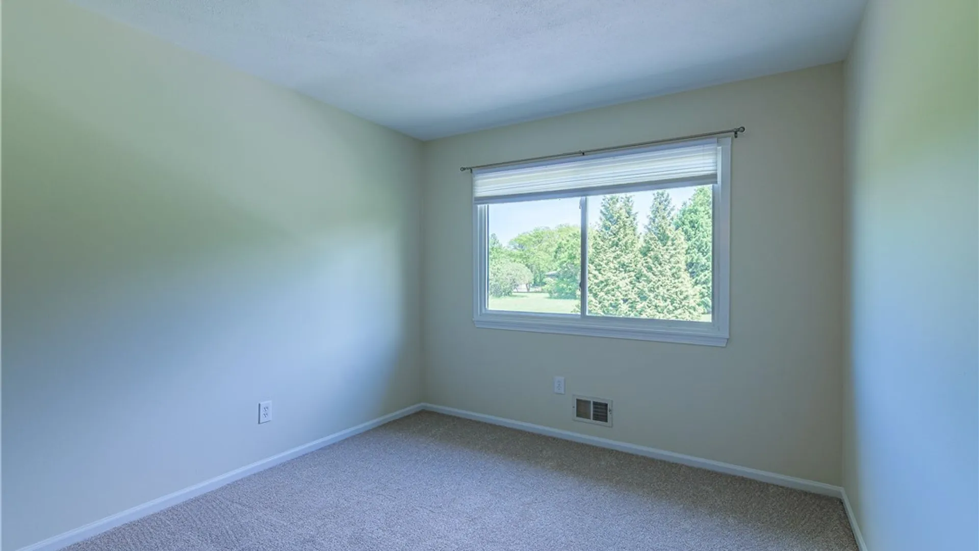 Property at 18 De Paul Drive, East Rochester, NY 14445 18