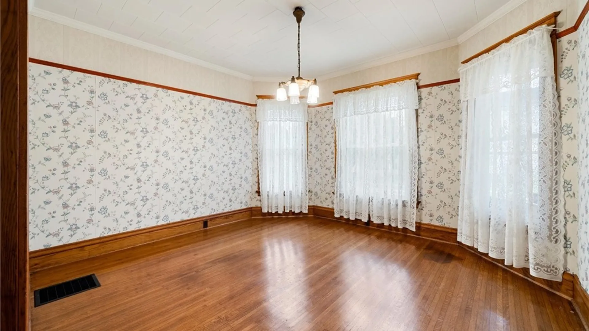 Property at 233 W Walnut Street, Oneida, NY 13421 6
