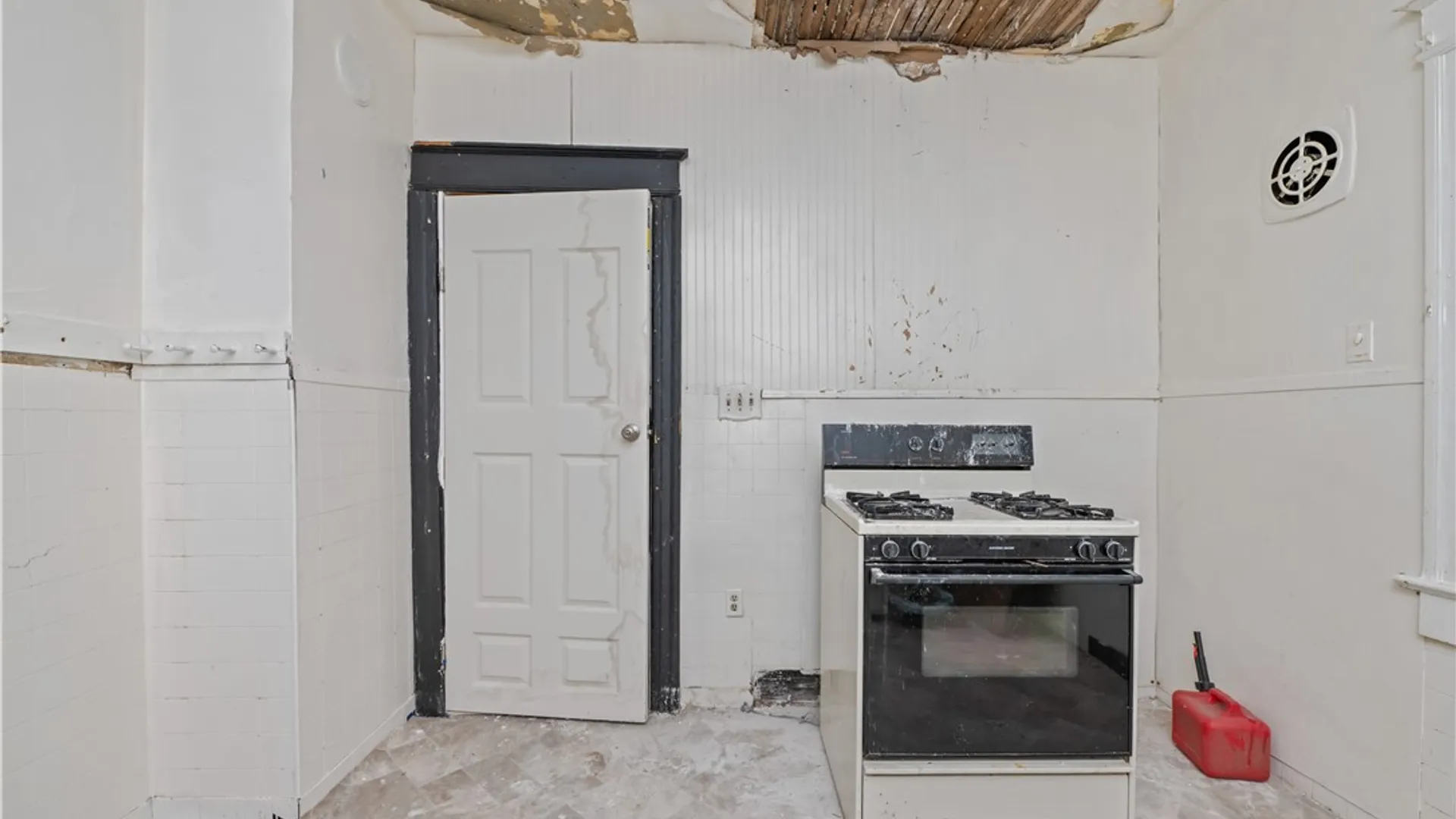 Property at 1069 N Goodman Street, Rochester, NY 14609 11