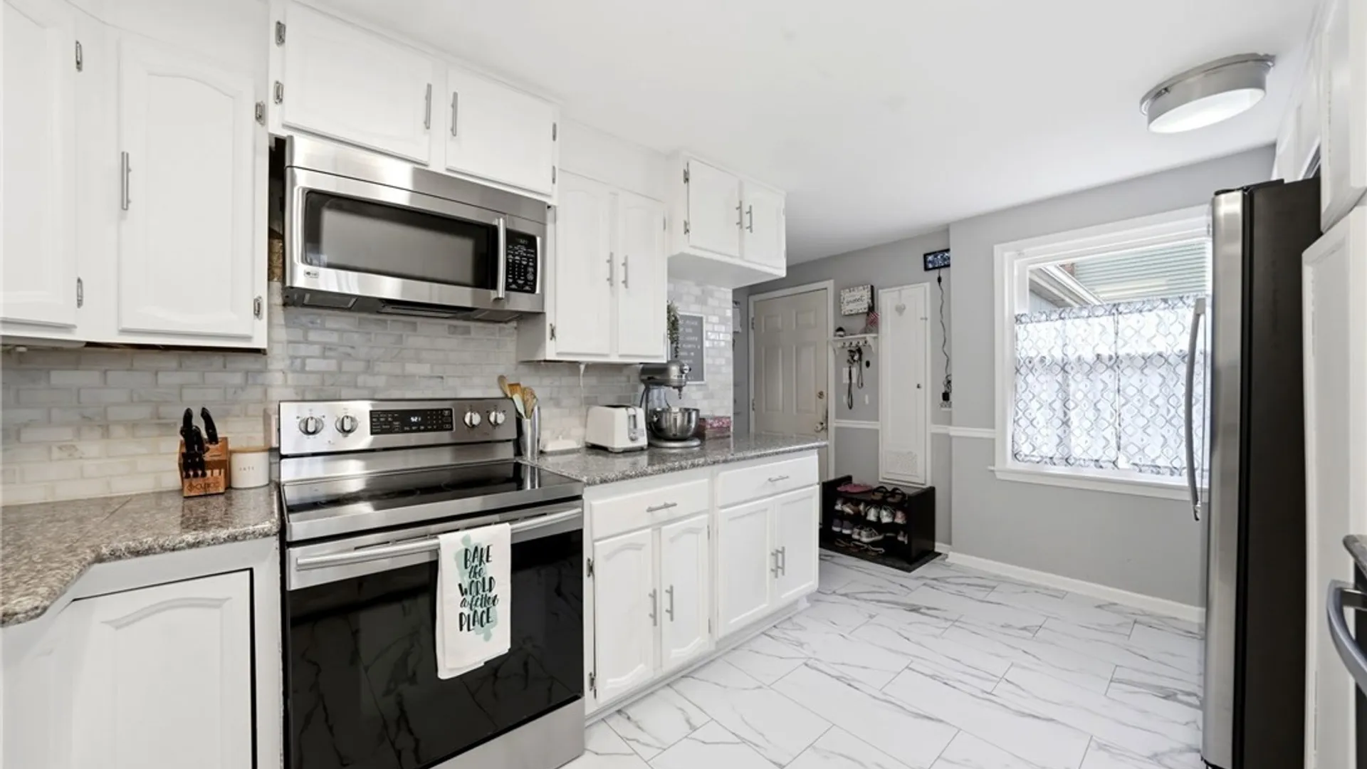 Property at 3024 Delancey Road, Niagara Falls, NY 14305 9