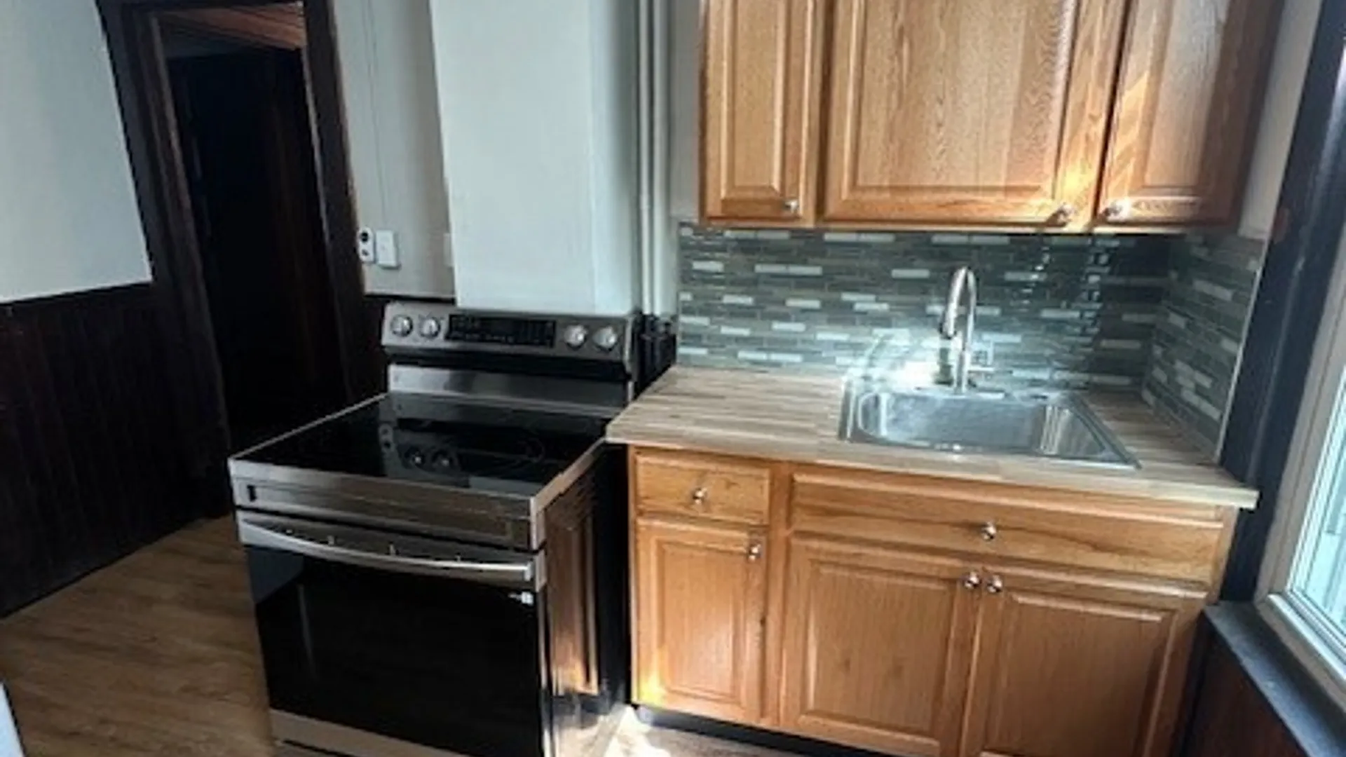Property at 945 Broadway, Rensselaer, NY 12144 10