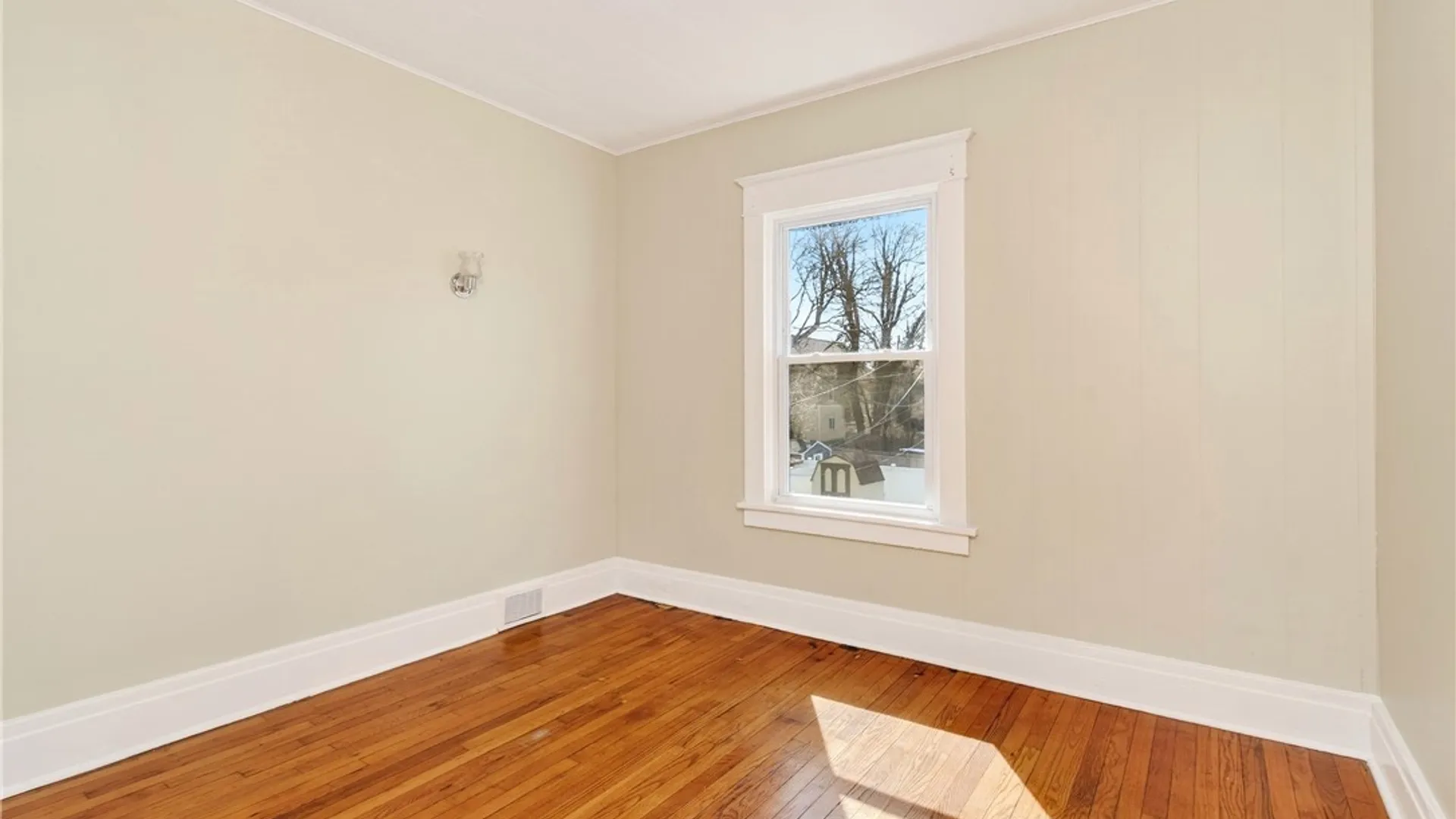 Property at 76 Vernon Place, Buffalo, NY 14214 13