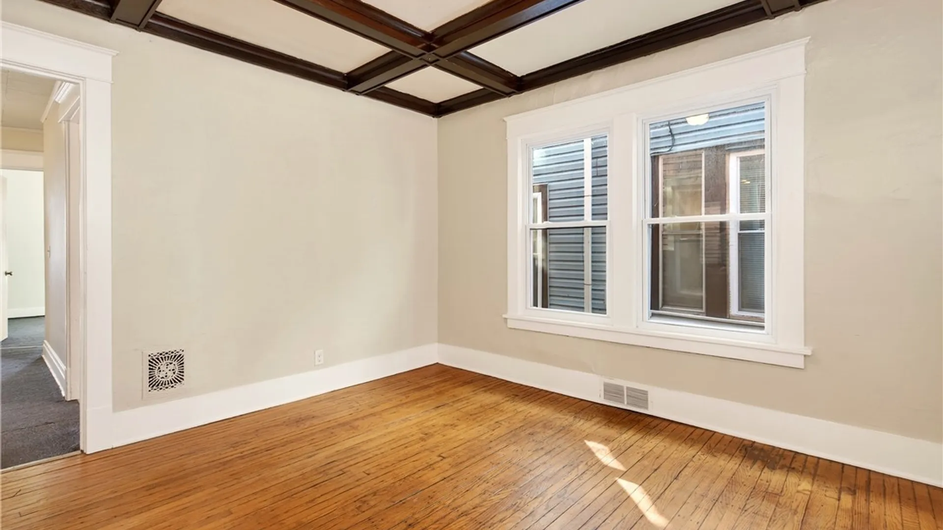 Property at 76 Vernon Place, Buffalo, NY 14214 6