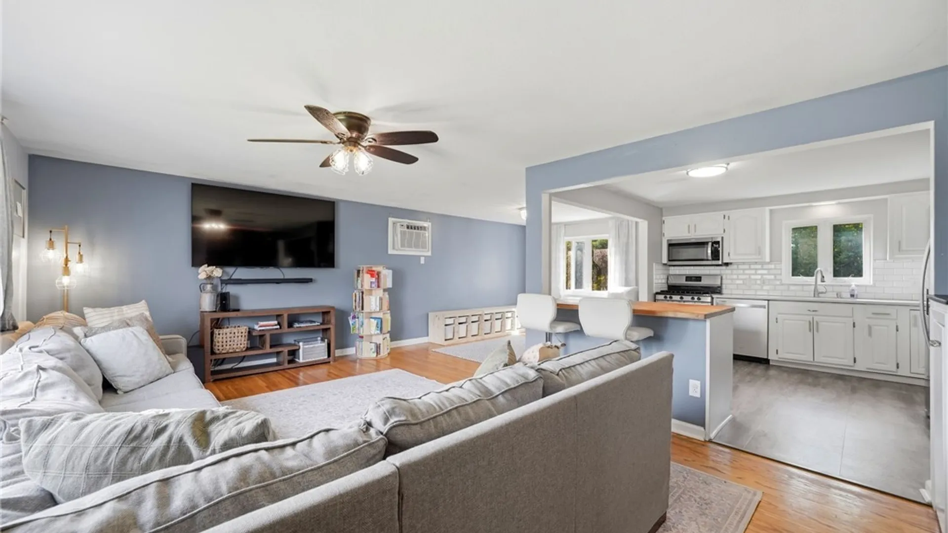 Property at 22 Newgate Road, Amherst, NY 14226 5