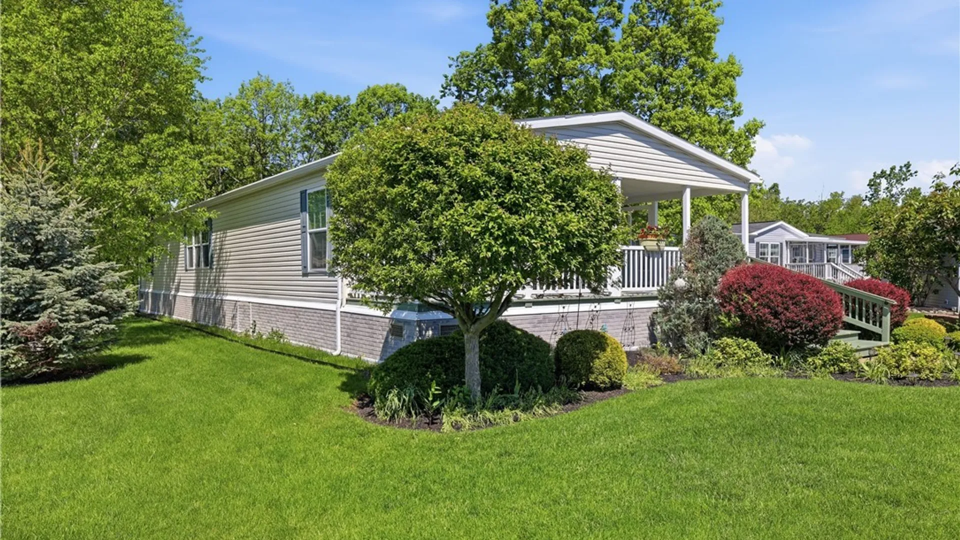 Property at 4650 Stonebridge, Clarence, NY 14031 3
