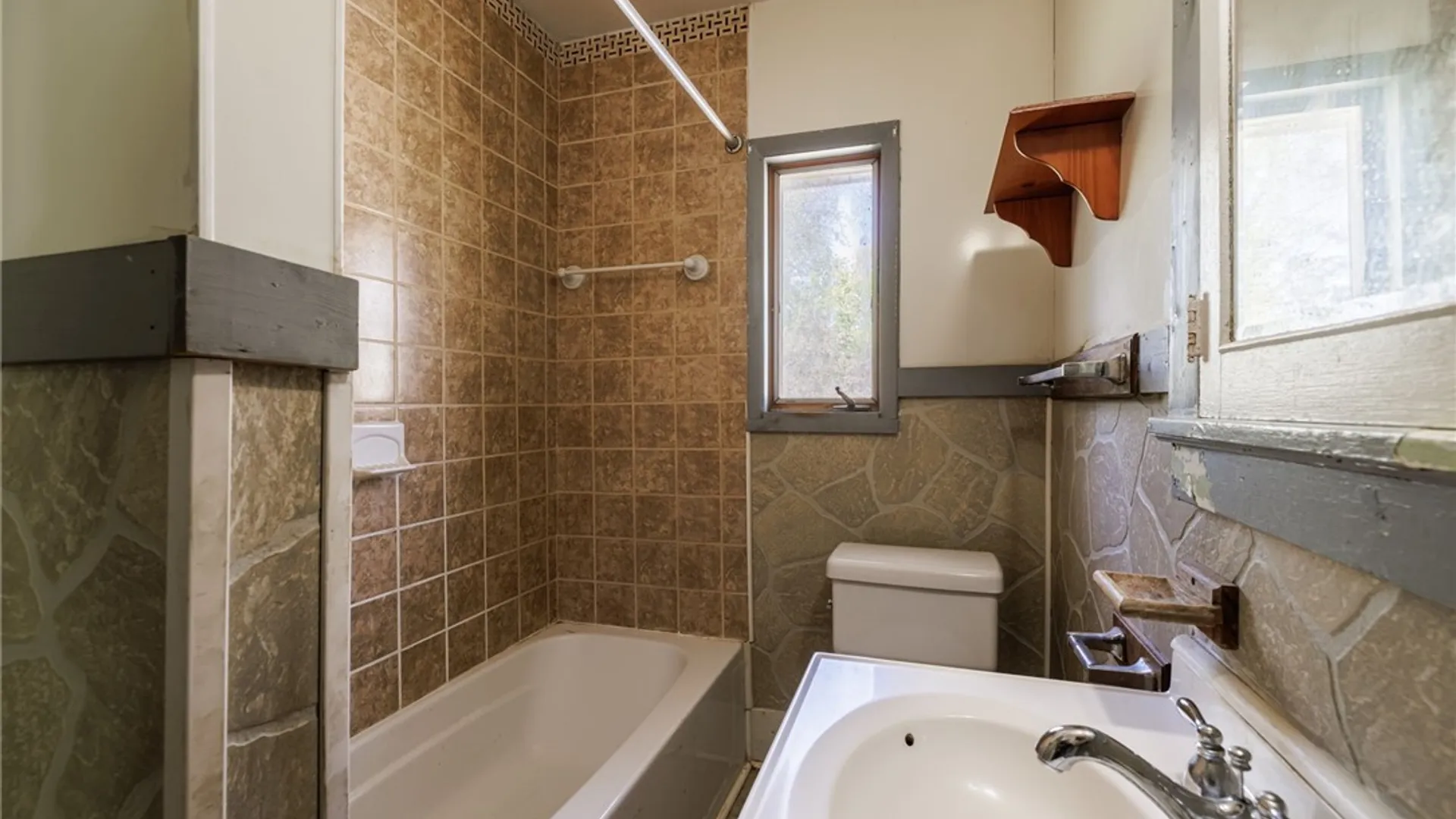 Property at 81 Gillette Street, Rochester, NY 14619 33