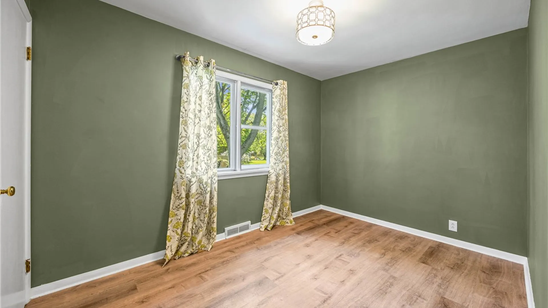Property at 12 West Parkway, Victor, NY 14564 28