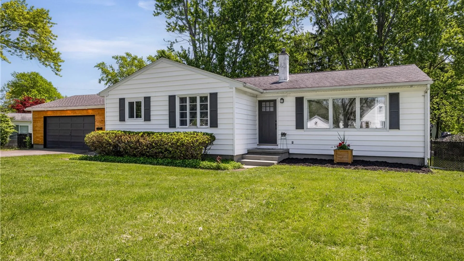 Property at 12 West Parkway, Victor, NY 14564 4