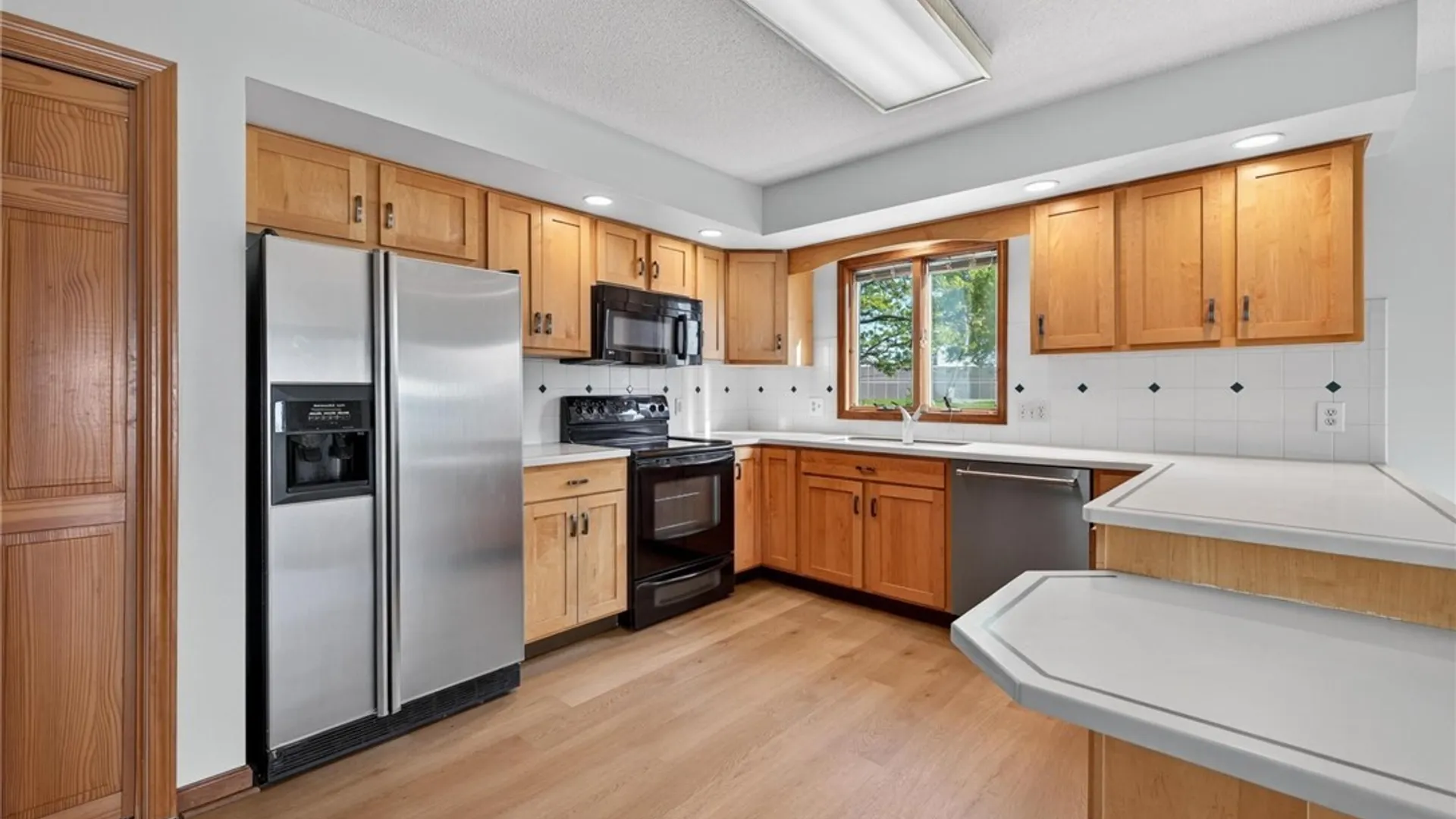 Property at 232 Niagara Shore Drive, Tonawanda, NY 14150 24