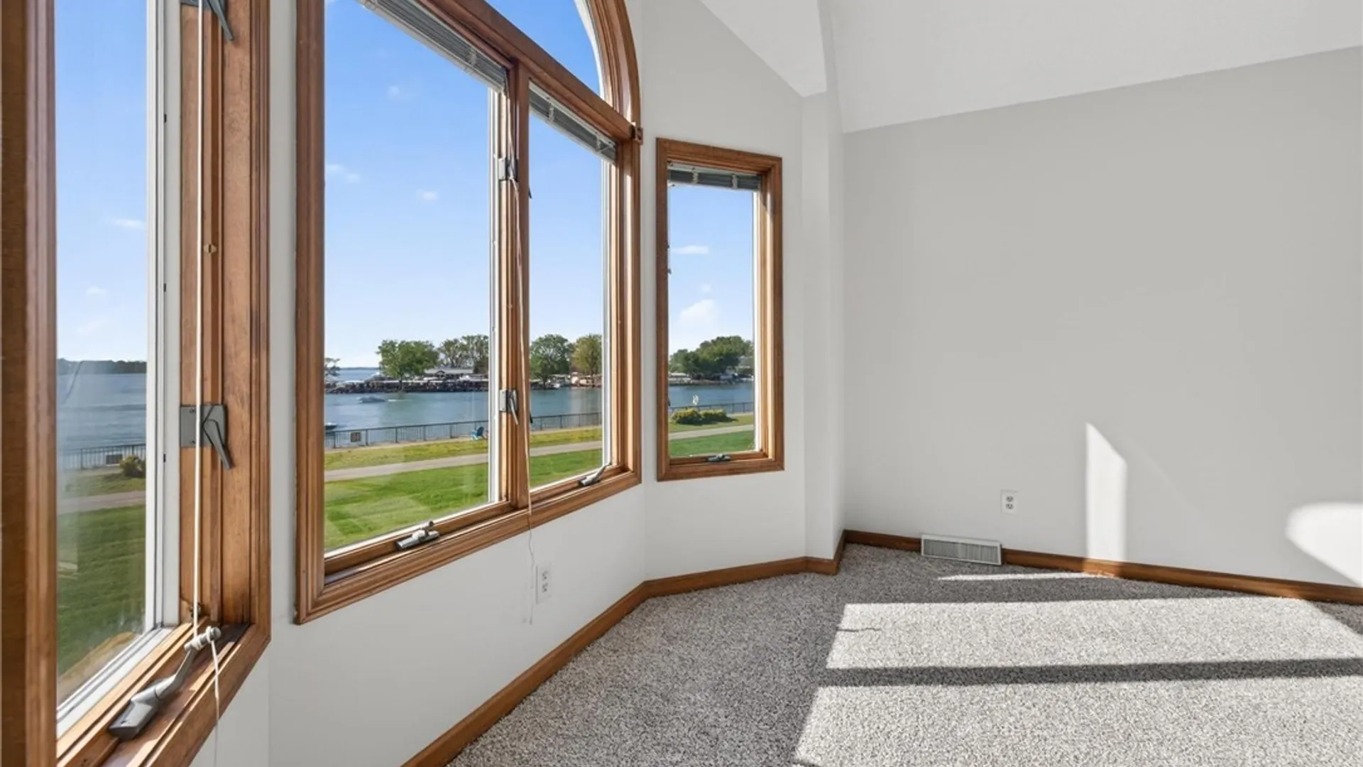 Property at 232 Niagara Shore Drive, Tonawanda, NY 14150 18