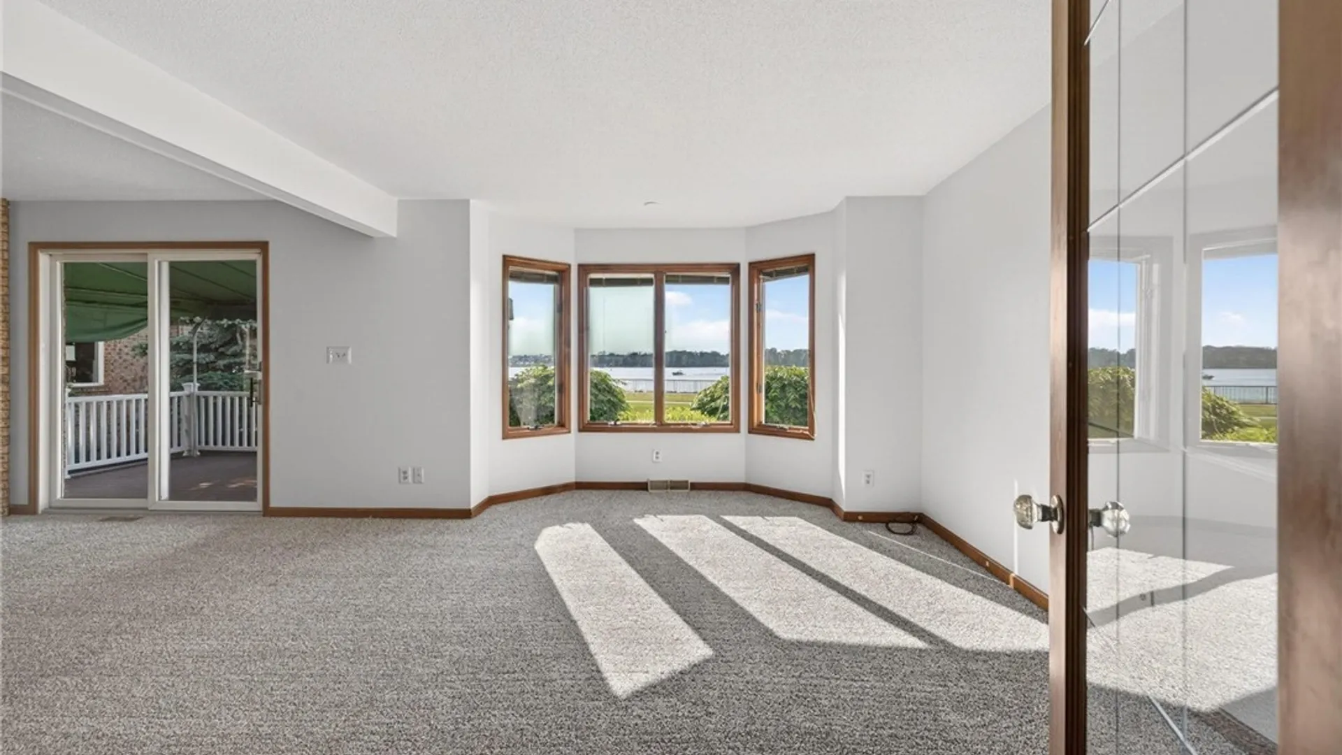 Property at 232 Niagara Shore Drive, Tonawanda, NY 14150 32