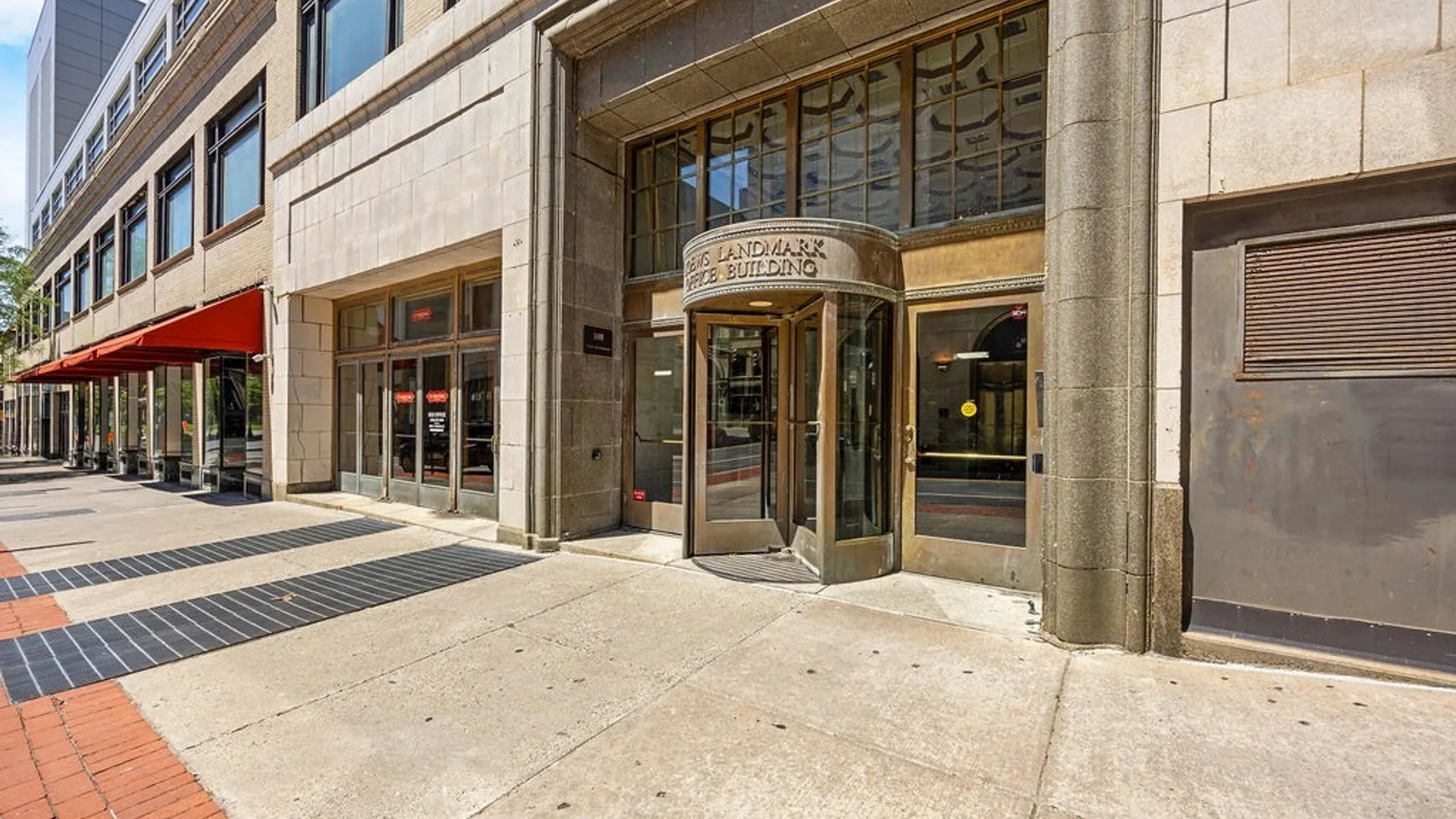 Property at 108 W Jefferson Street, Syracuse, NY 13202 3
