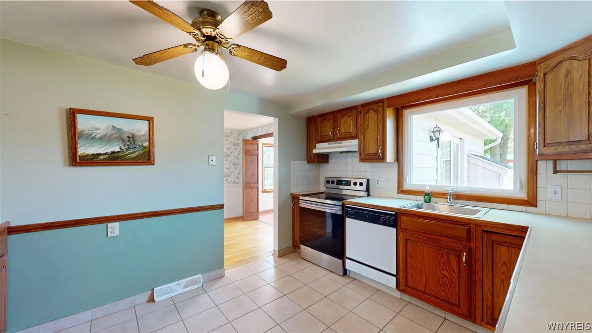 Property at 44 Greenfield Drive, Tonawanda, NY 14150 2