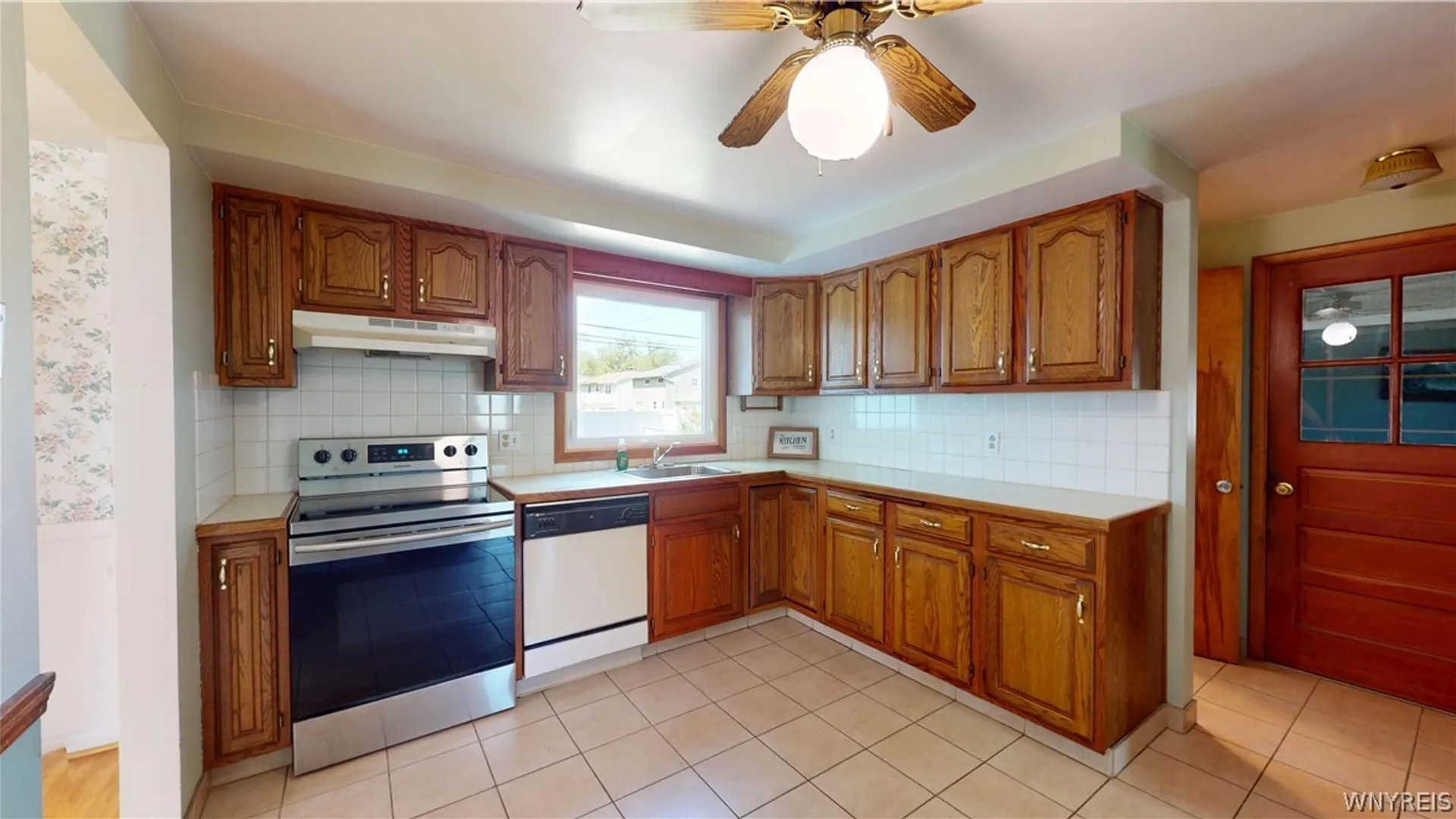 Property at 44 Greenfield Drive, Tonawanda, NY 14150 3