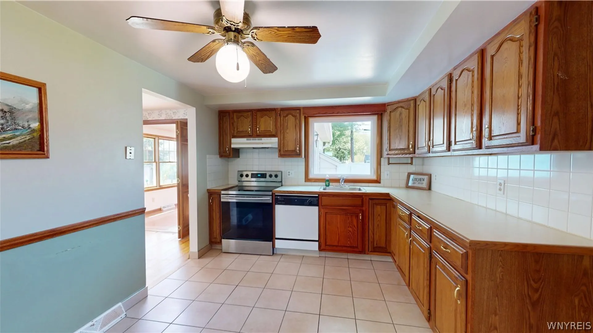 Property at 44 Greenfield Drive, Tonawanda, NY 14150 4