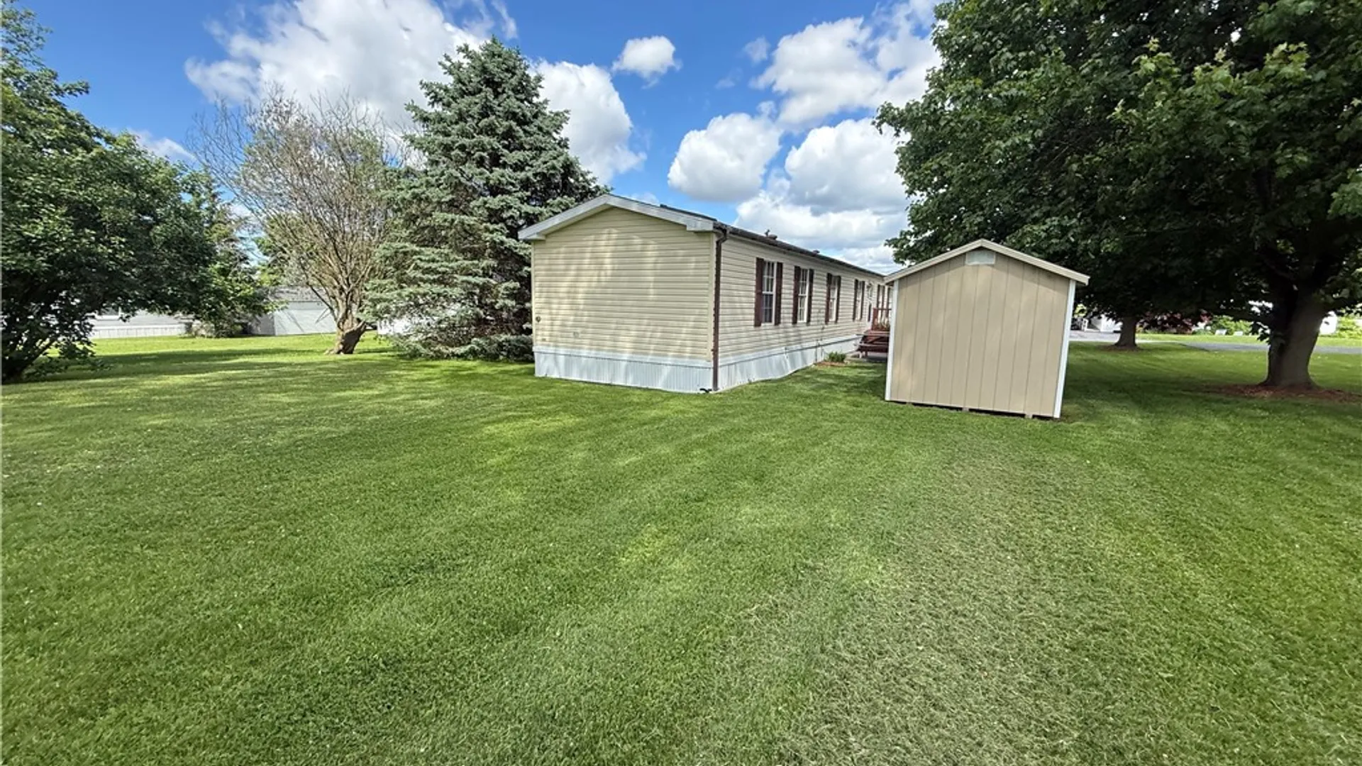 Property at 5 Arrowhead Drive, Waterloo, NY 13165 11