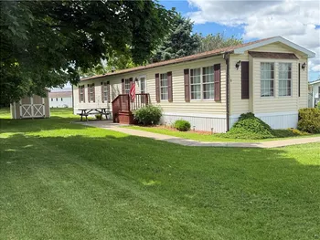 5 Arrowhead Drive, Waterloo, NY 13165