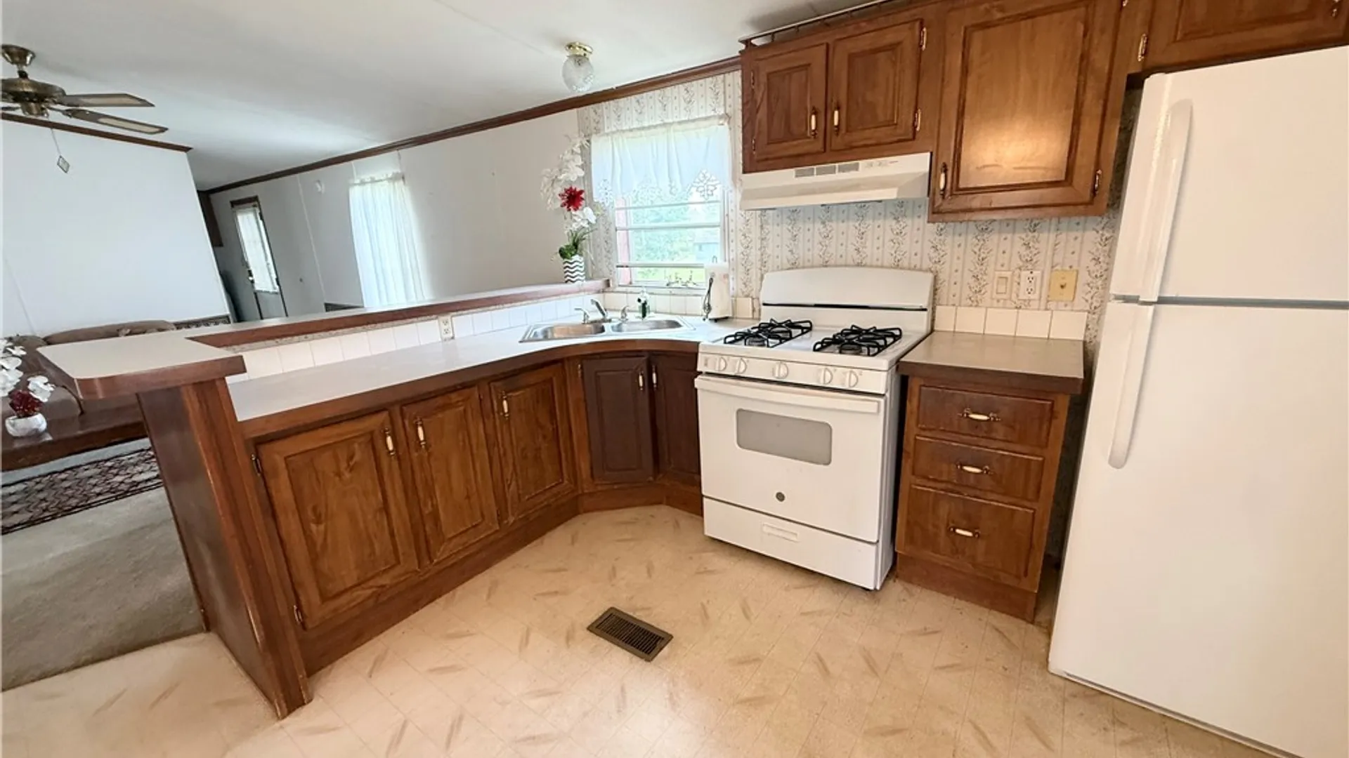 Property at 5 Arrowhead Drive, Waterloo, NY 13165 20