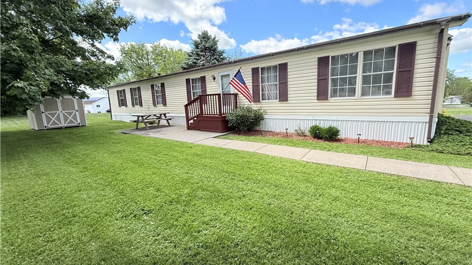 Property at 5 Arrowhead Drive, Waterloo, NY 13165 3