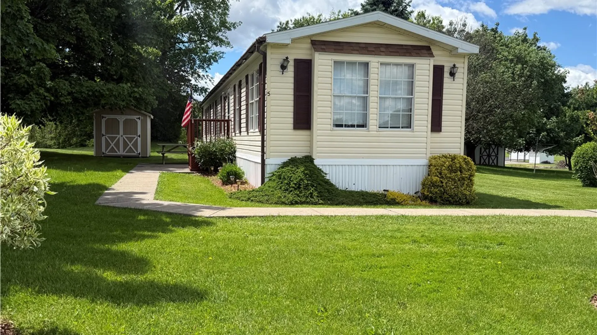 Property at 5 Arrowhead Drive, Waterloo, NY 13165 4