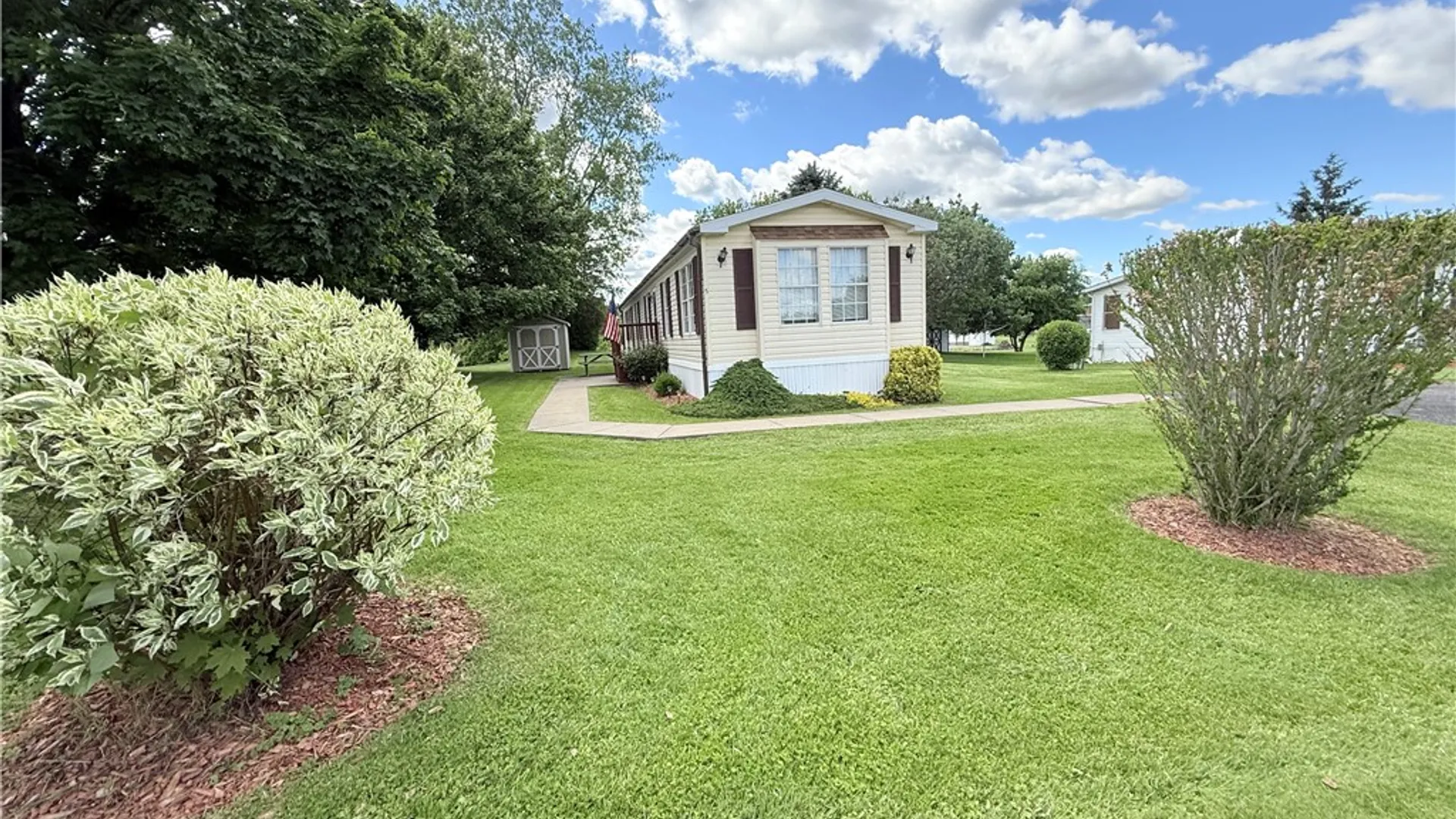 Property at 5 Arrowhead Drive, Waterloo, NY 13165 6