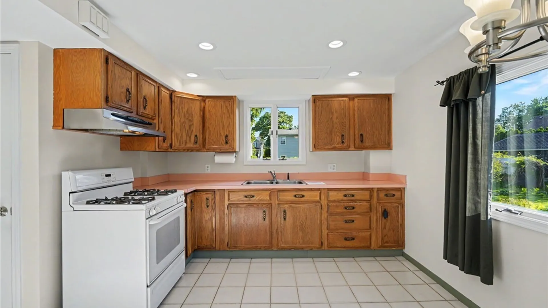Property at 14 Field Avenue, Lancaster, NY 14086 10