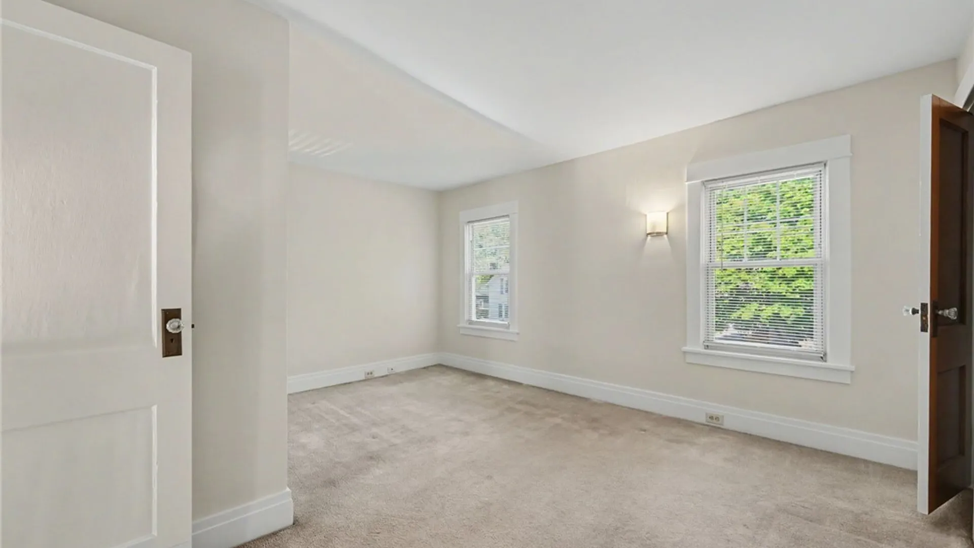Property at 14 Field Avenue, Lancaster, NY 14086 17