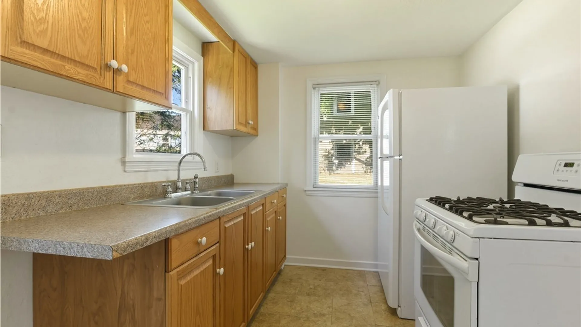 Property at 818 Roosevelt Avenue, Rome, NY 13440 13