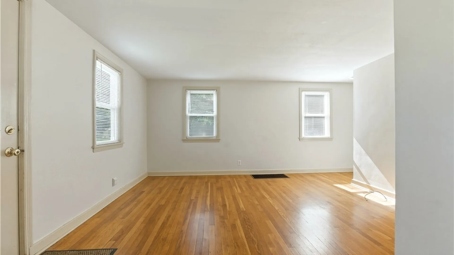 Property at 818 Roosevelt Avenue, Rome, NY 13440 3