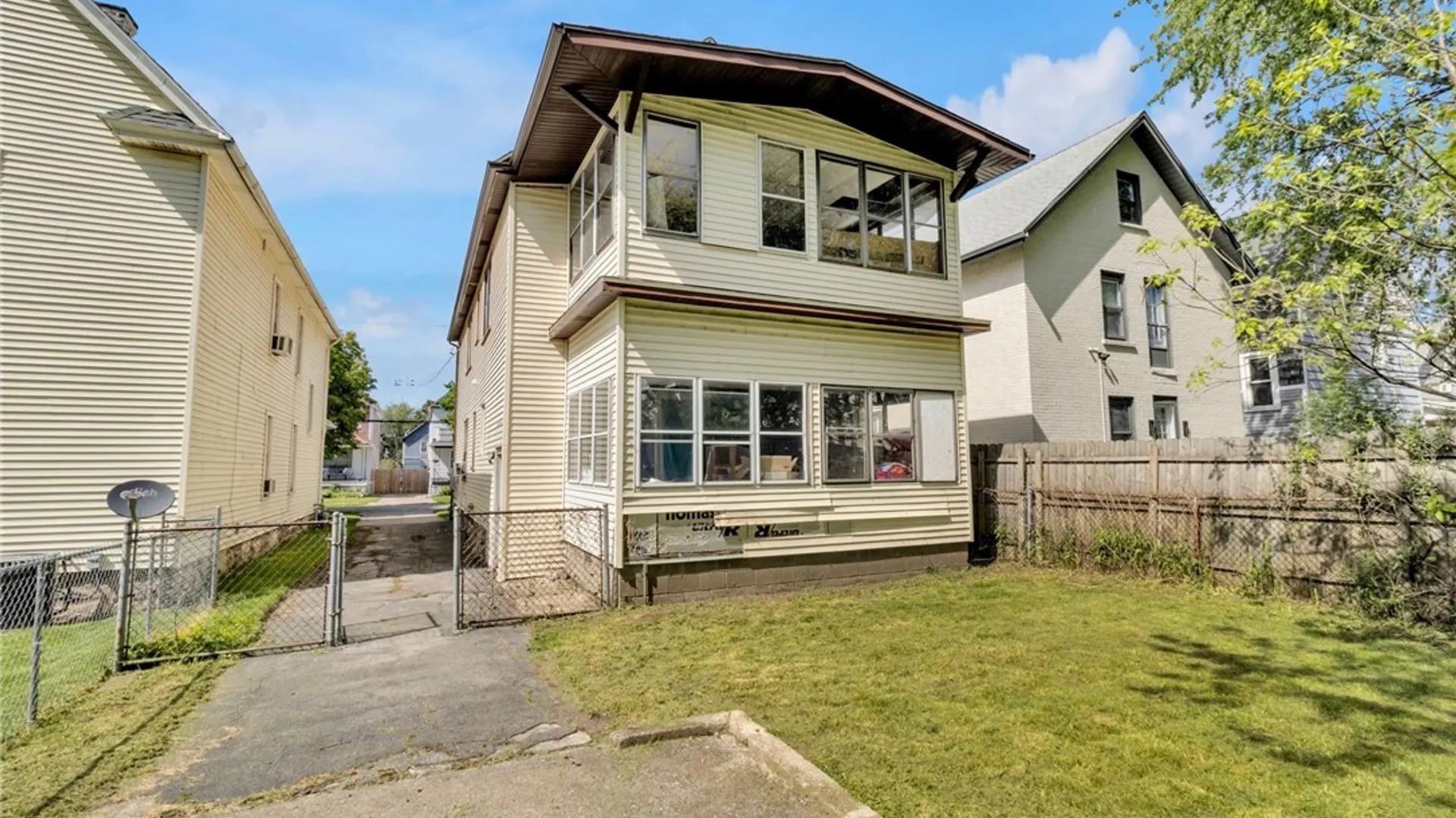 Property at 49 Columbus Avenue, Buffalo, NY 14220 3