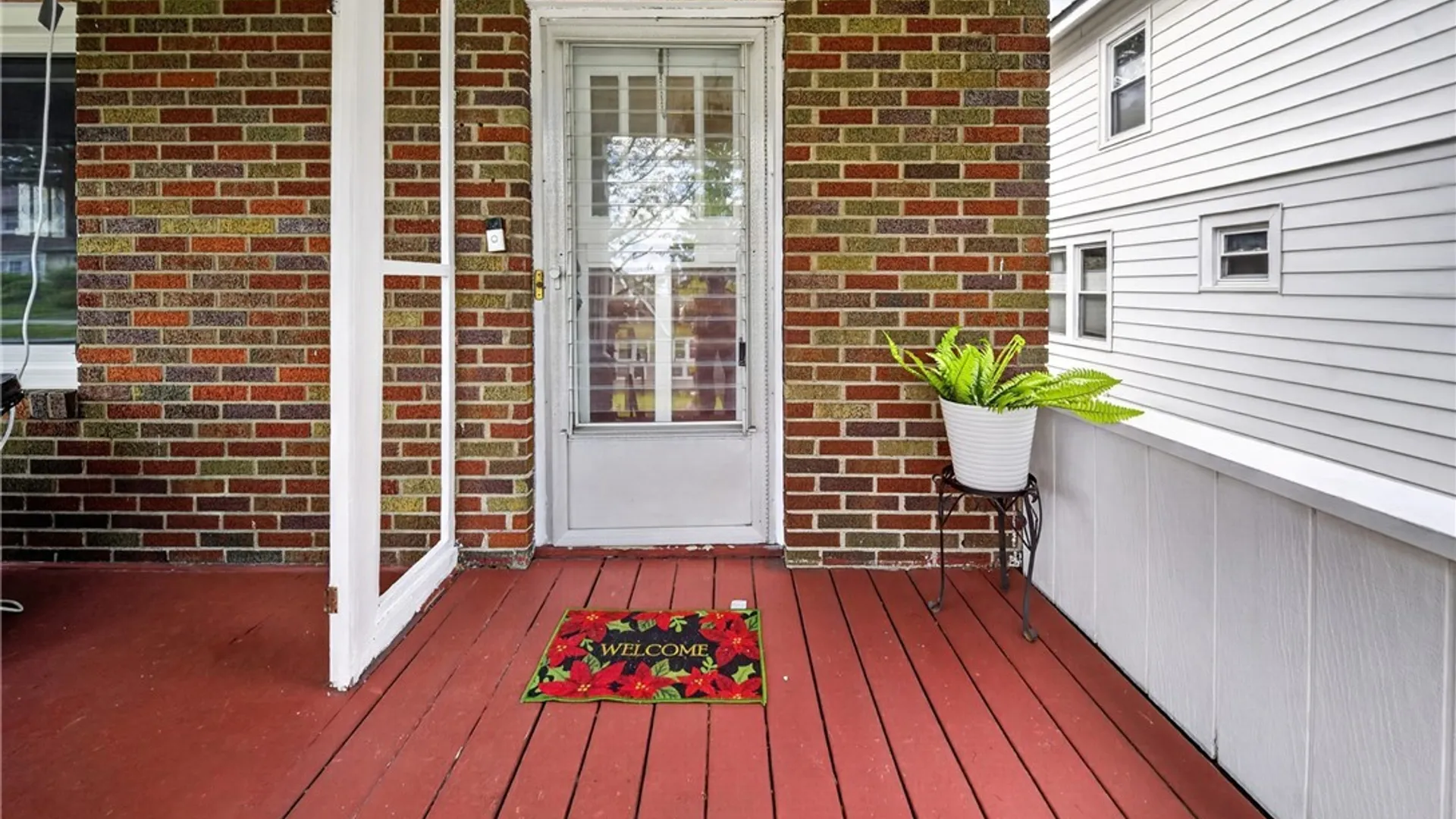 Property at 148 Winthrop Rd, Syracuse, NY 13206 4