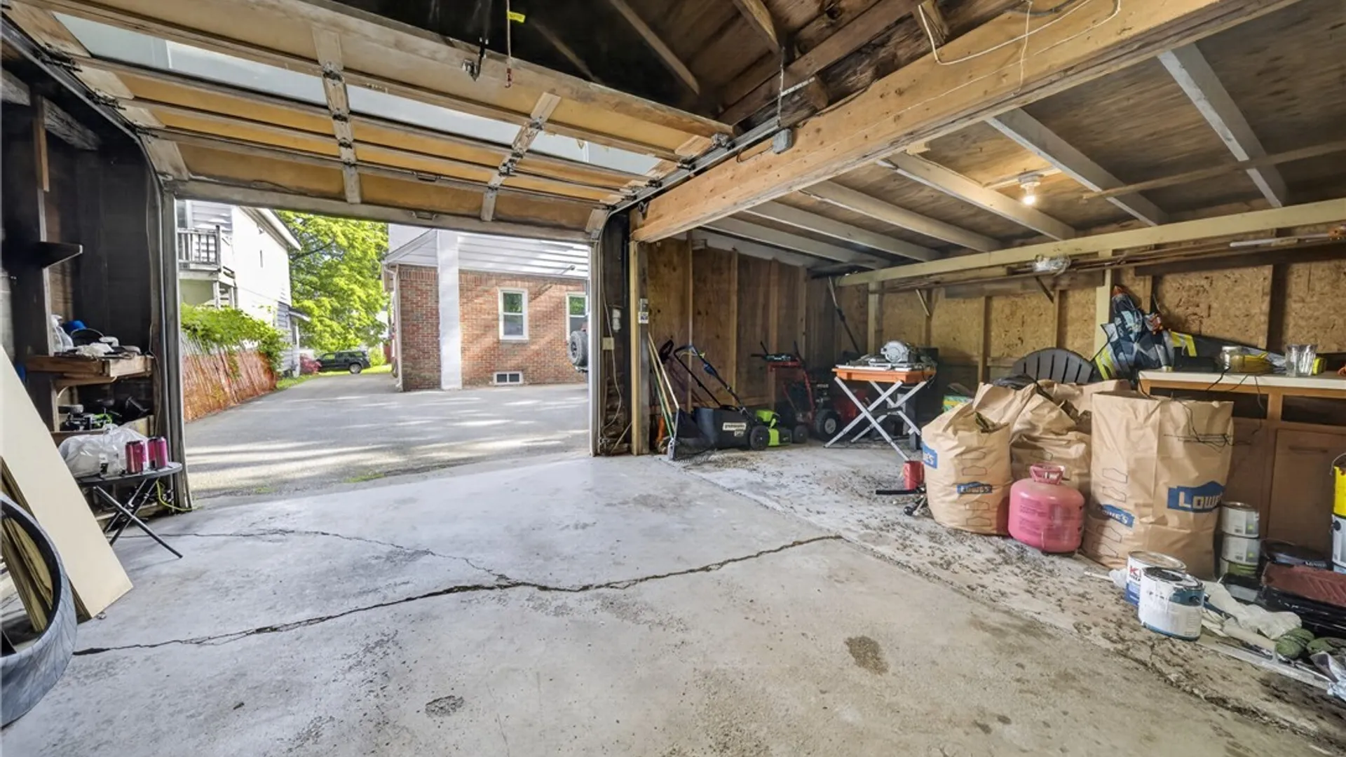 Property at 148 Winthrop Rd, Syracuse, NY 13206 45