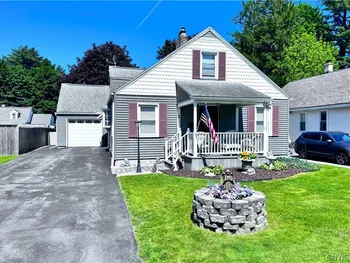 Property at 8 Hara Crescent, New Hartford, NY 13413