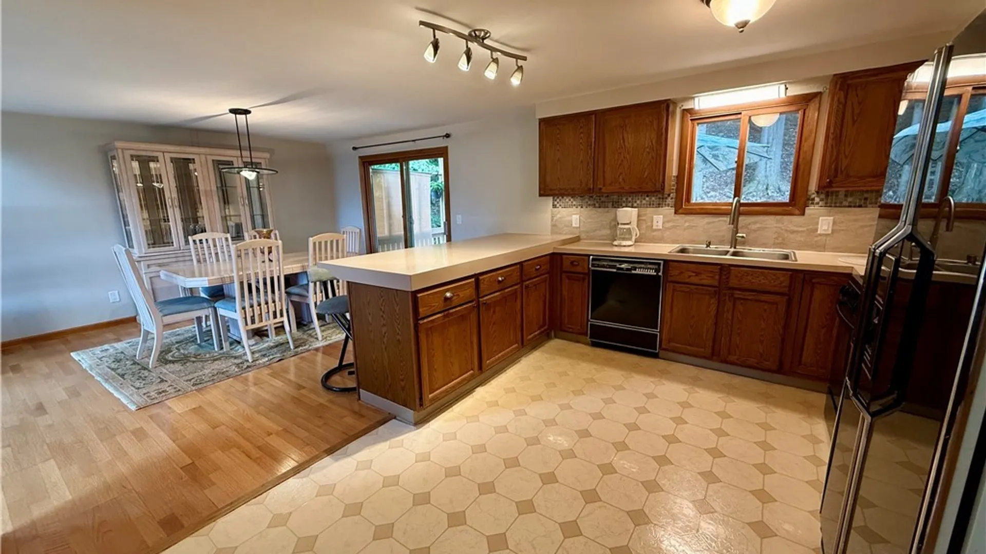 Property at 103 Viceroy Drive, Camillus, NY 13031 10