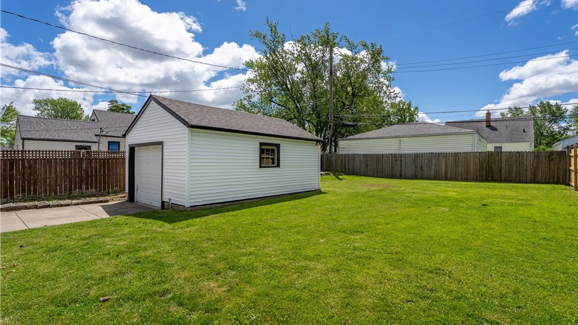 Property at 82 Treadwell Road, Tonawanda, NY 14150 42