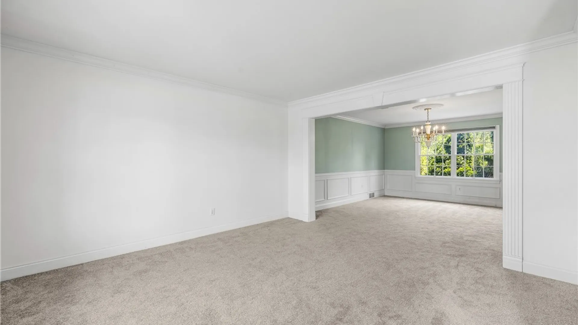 Property at 4169 Foxwood Lane, Clarence, NY 14221 14